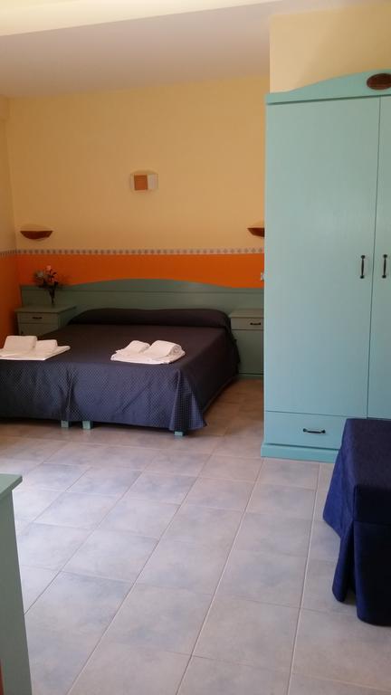 Hotel Costa Antiga SantʼAnna Arresi Exteriör bild